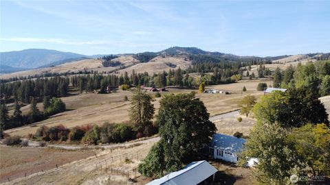 Photo of 640 Highland Loop Road, Kettle Falls, WA 99141 (MLS # 2444267)