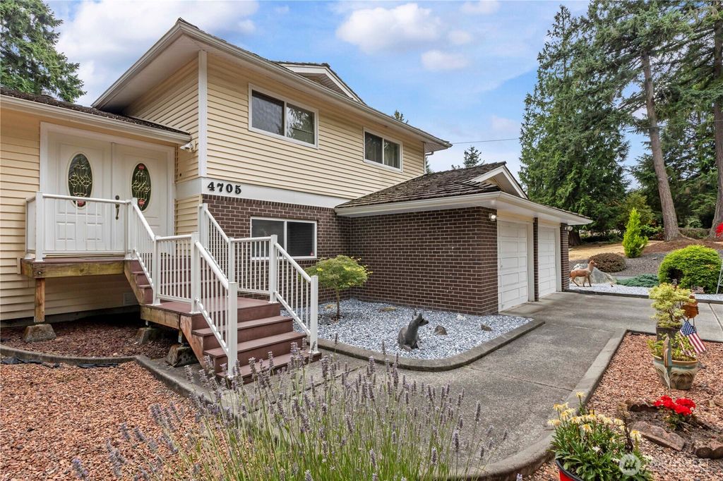 Photo of 4705 S 272nd Street, Kent, WA 98032 (MLS # 2418753)