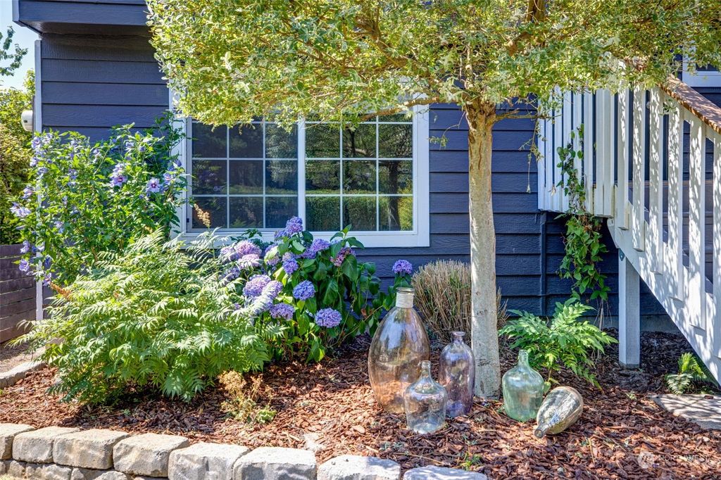Photo of 14333 20th Avenue NE, Seattle, WA 98125 (MLS # 2268918)