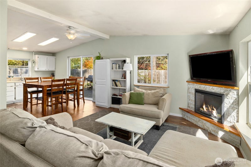 81 Ermine Loop