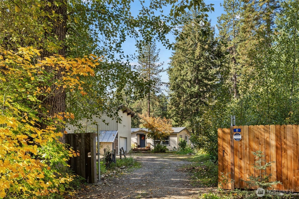 Photo of 81 Ermine Loop, Cle Elum, WA 98922 (MLS # 2594060)