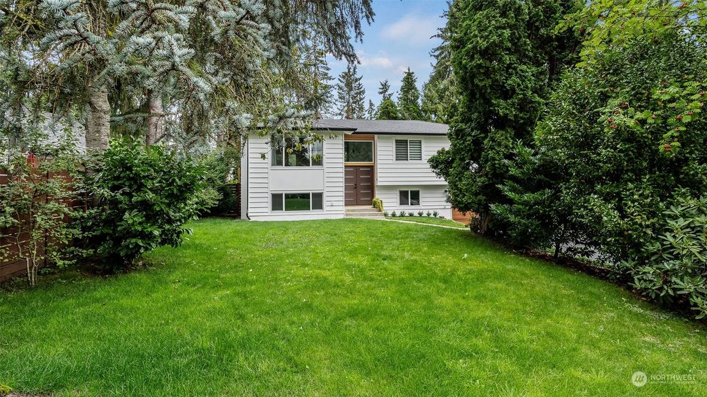 Photo of 8712 NE 133rd Place, Kirkland, WA 98034 (MLS # 2289931)