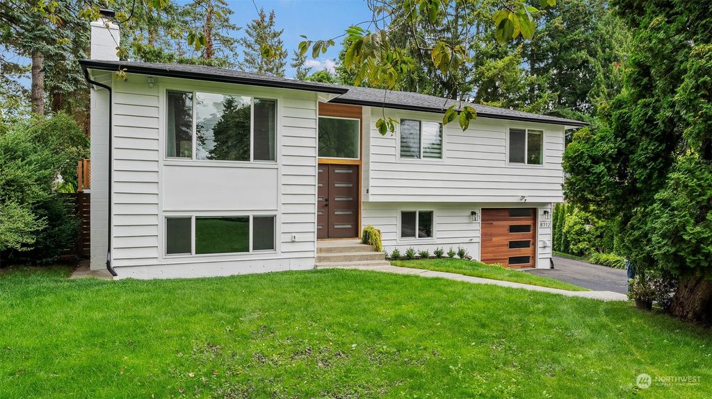 Photo of 8712 NE 133rd Place, Kirkland, WA 98034 (MLS # 2289931)