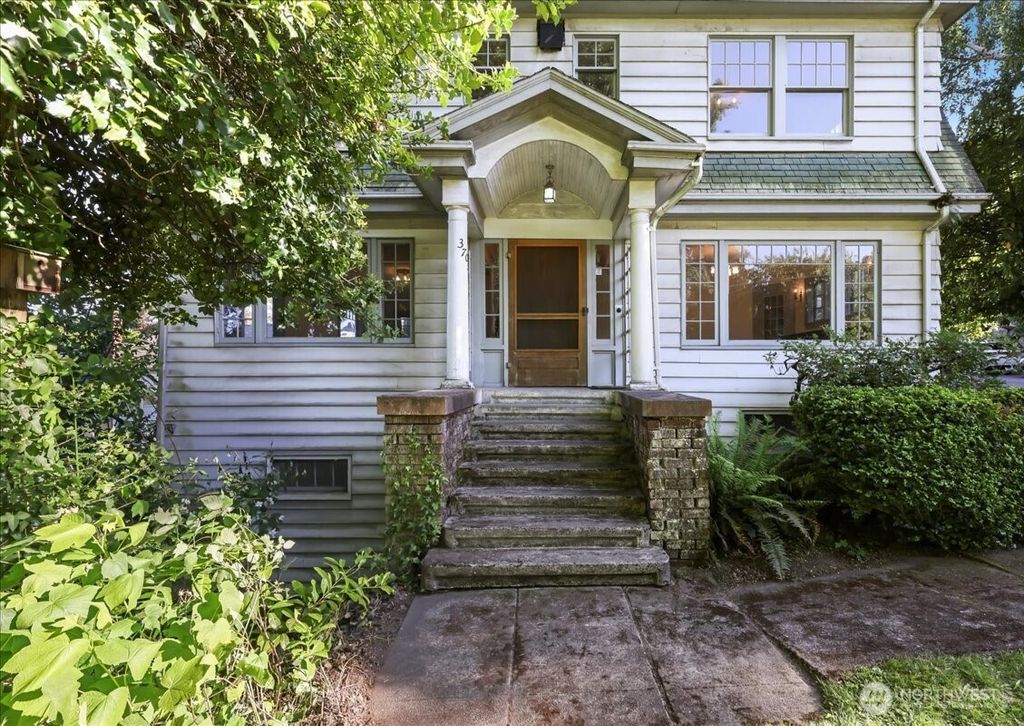 Photo of 3705 E Pine St, Seattle, WA 98122 (MLS # 2377729)