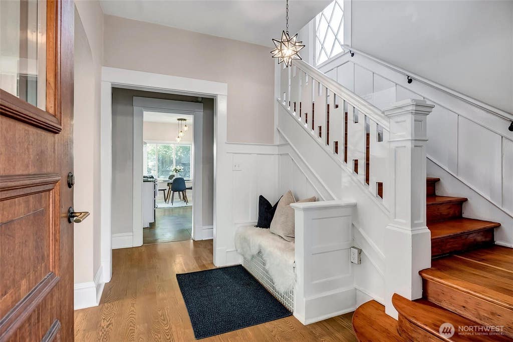 Photo of 1911 9th Avenue W, Seattle, WA 98119 (MLS # 2562449)