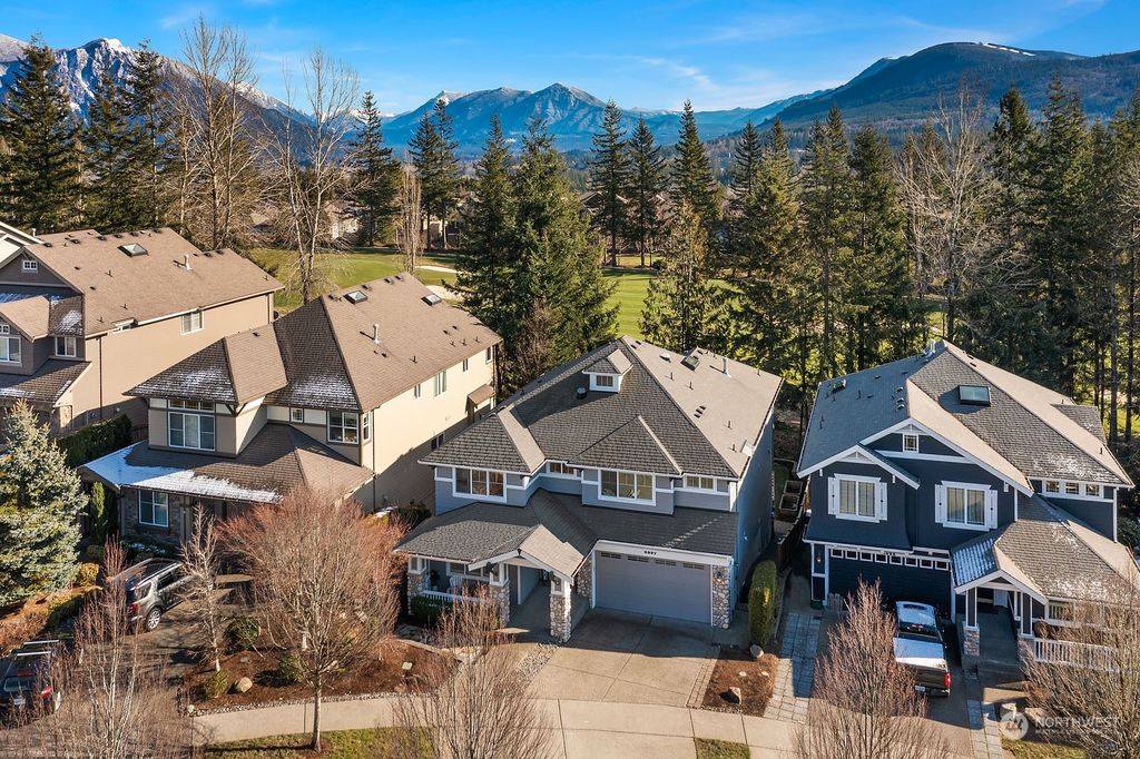 Photo of 6927 Oakmont Avenue SE, Snoqualmie, WA 98065 (MLS # 2030416)