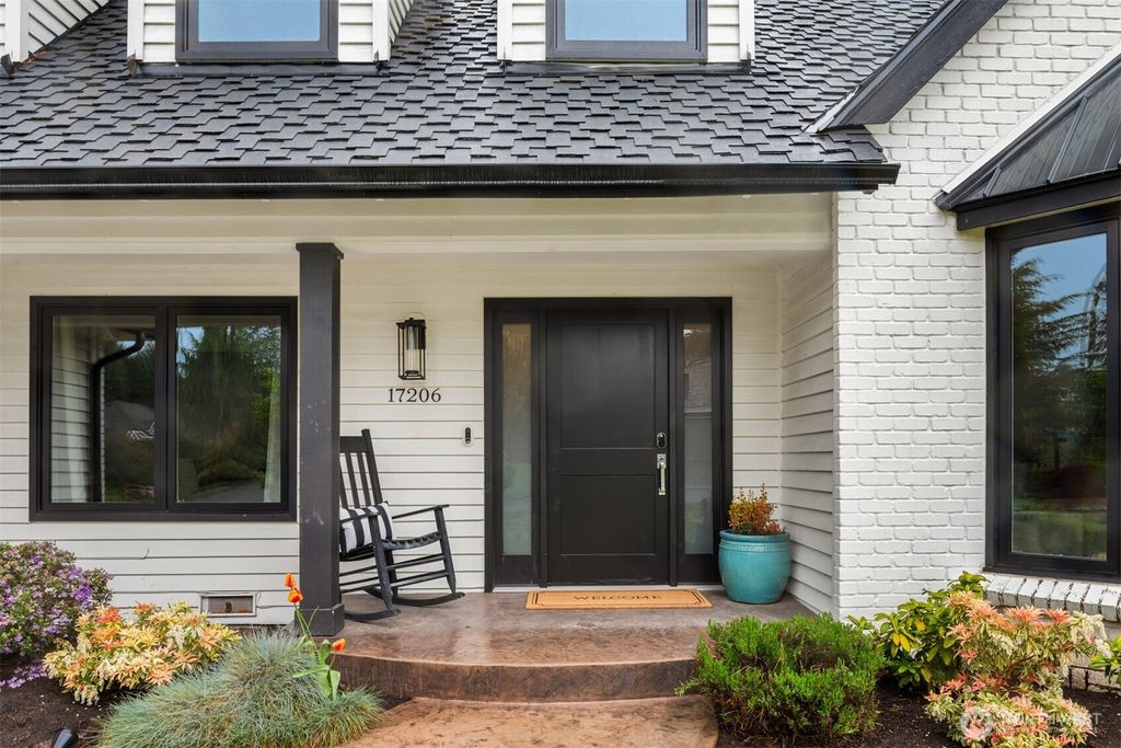 Photo of 17206 SE 46th Street, Bellevue, WA 98006 (MLS # 2522809)