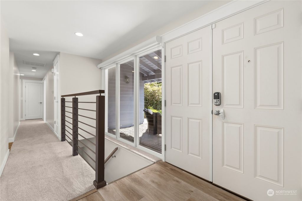 Photo of 40 165th Avenue SE, Bellevue, WA 98008 (MLS # 2238149)