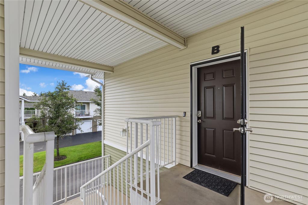 Photo of 1108 59th Street SE #B, Auburn, WA 98092 (MLS # 2535769)