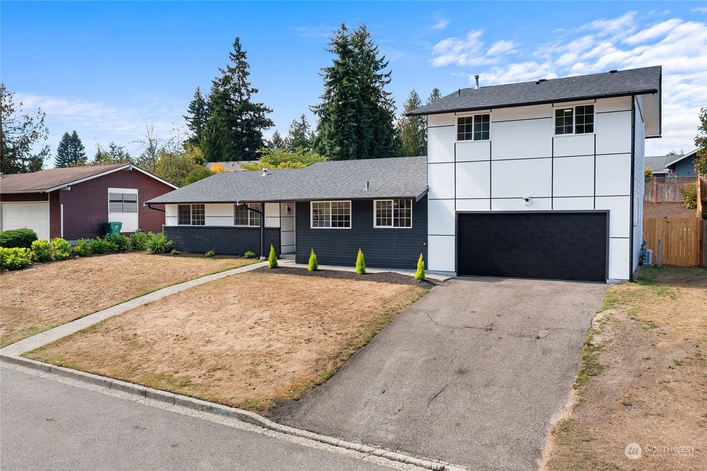 Photo of 32317 10th Avenue S, Federal Way, WA 98003 (MLS # 2159322)