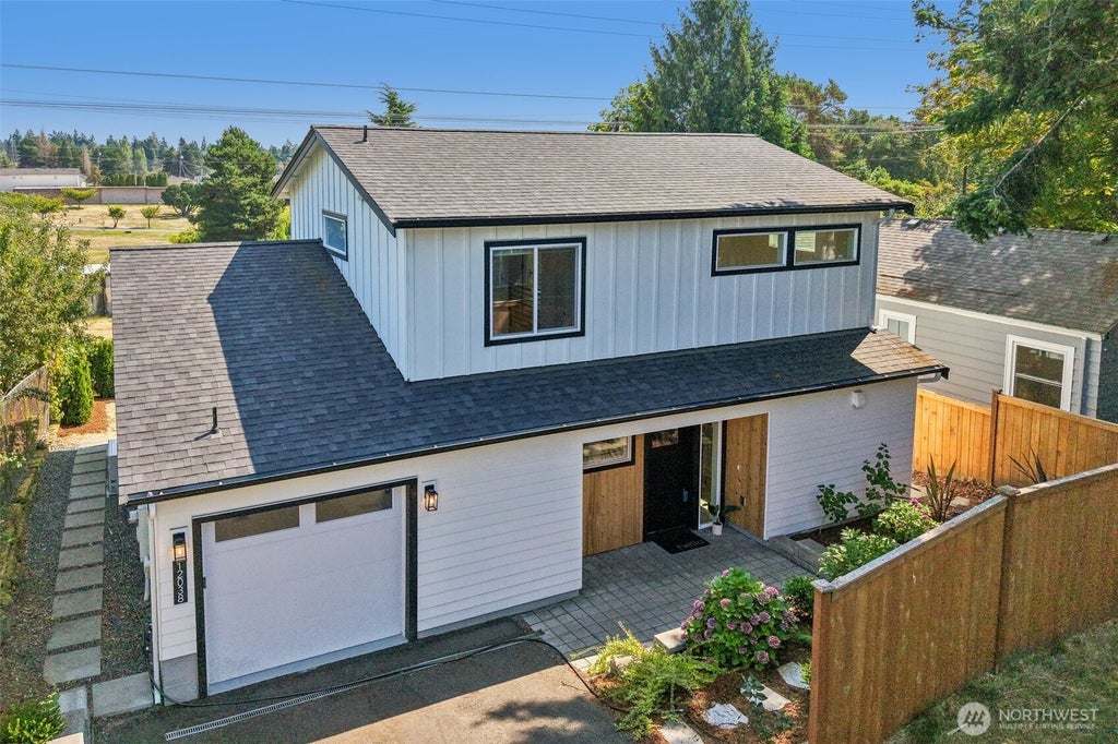 Photo of 12038 N Park Avenue N, Seattle, WA 98133 (MLS # 2571096)