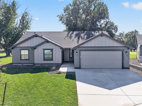 Photo of 835 Ava Ct Ct, Walla Walla, WA 99362 (MLS # 2521215)