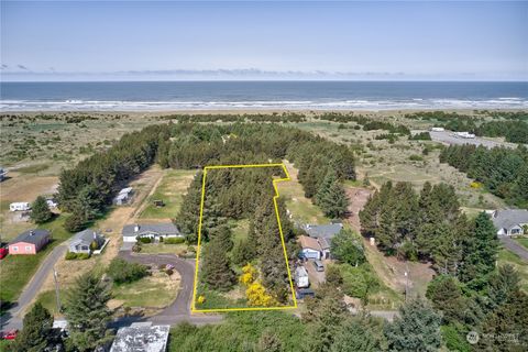 Photo of 0 North Place, Long Beach, WA 98631 (MLS # 2048408)
