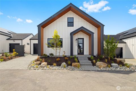 Photo of 3917 Crosswinds Court, Anacortes, WA 98221 (MLS # 2289177)