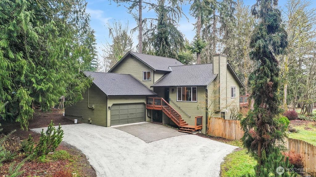 Photo of 15519 Lakeview Avenue, Stanwood, WA 98292 (MLS # 2340095)