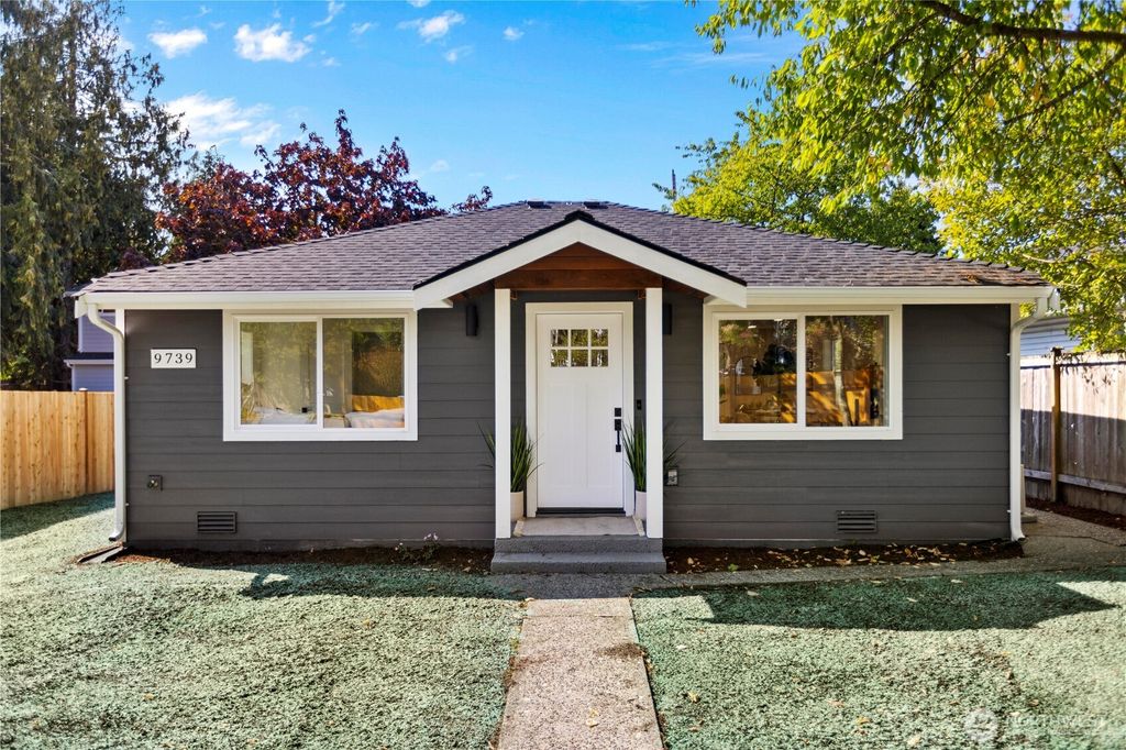 Photo of 9739 Evanston Avenue N, Seattle, WA 98103 (MLS # 2432930)