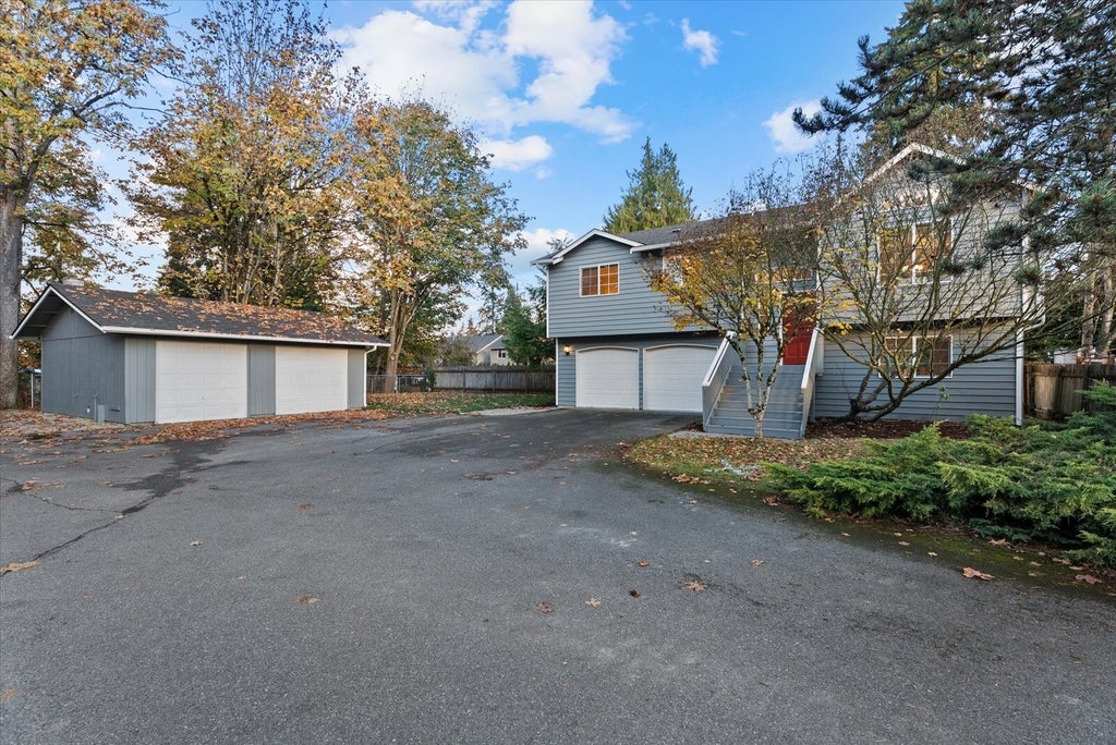 Photo of 1826 NE 175th Street, Shoreline, WA 98155 (MLS # 2598235)