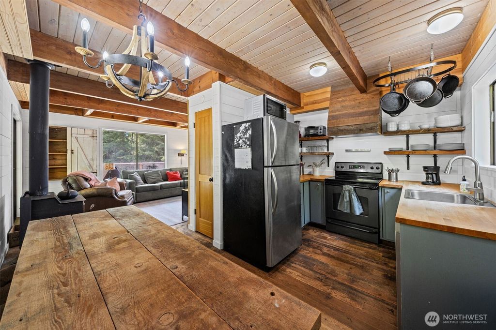 Photo of 281 Wilderness Lane, Easton, WA 98925 (MLS # 2526335)