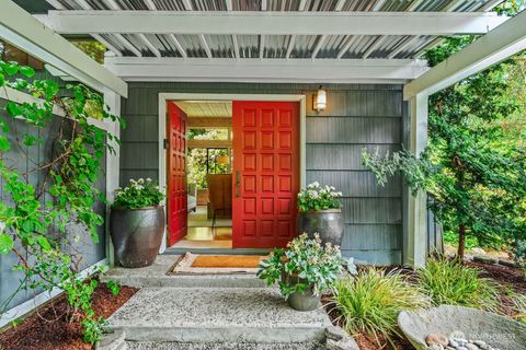 Photo of 11202 204th Avenue NE, Redmond, WA 98053 (MLS # 2525215)