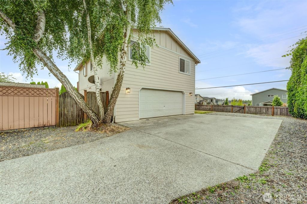 Photo of 8316 14th Place SE, Lake Stevens, WA 98258 (MLS # 2410282)
