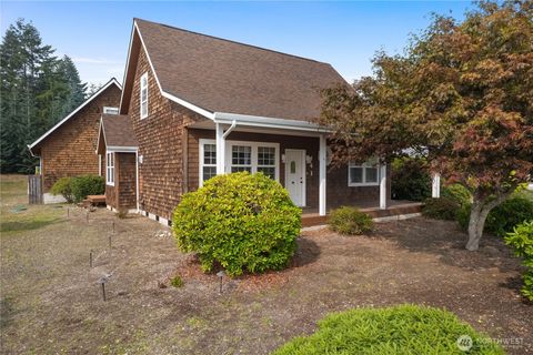 Photo of 141 E Fairfield Court, Shelton, WA 98584 (MLS # 2436301)