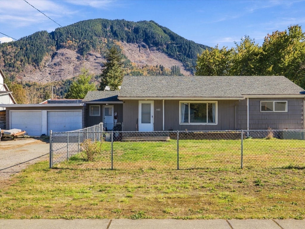 Photo of 660 Sauk Avenue, Darrington, WA 98241 (MLS # 2580518)
