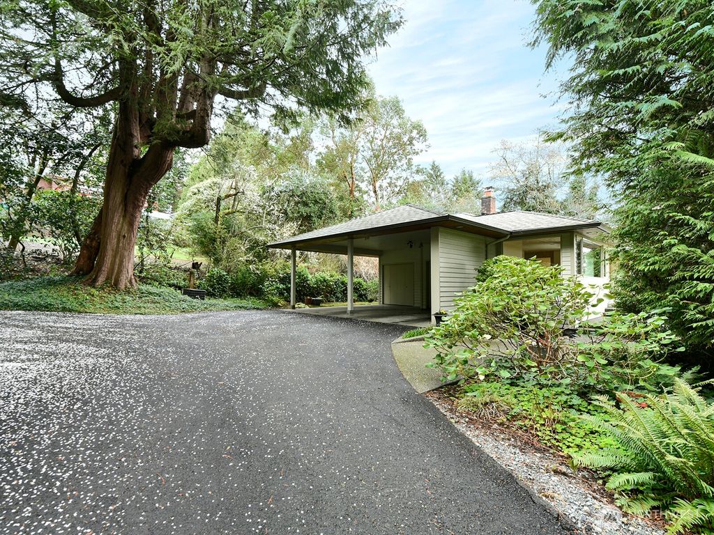 Photo of 17020 16th Avenue SW, Normandy Park, WA 98166 (MLS # 2479884)