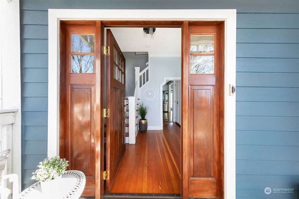 Photo of 154 23rd Avenue, Seattle, WA 98122 (MLS # 2199983)