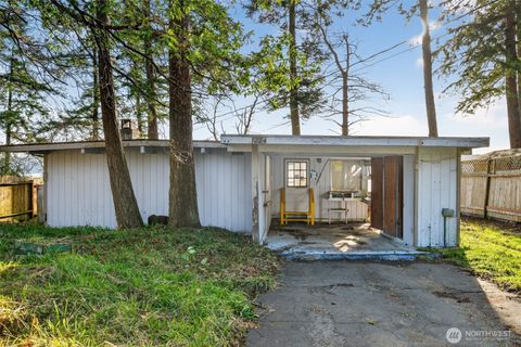 Photo of 1284 Dines Point Rd Rd, Greenbank, WA 98253 (MLS # 2466357)