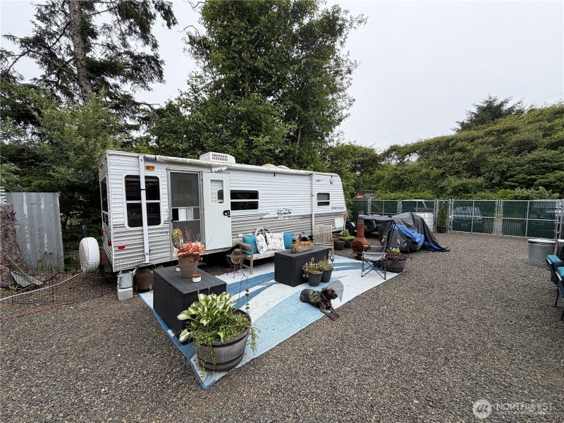 7 Woodland Drive