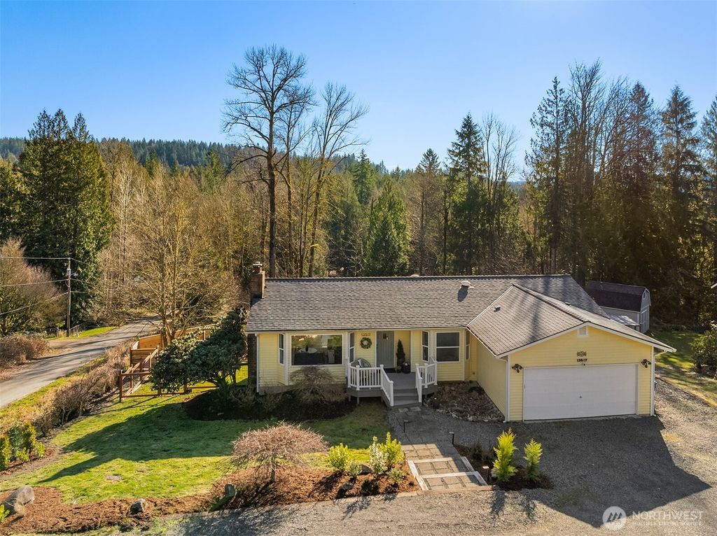 Photo of 13517 246th Avenue SE, Issaquah, WA 98027 (MLS # 2476919)