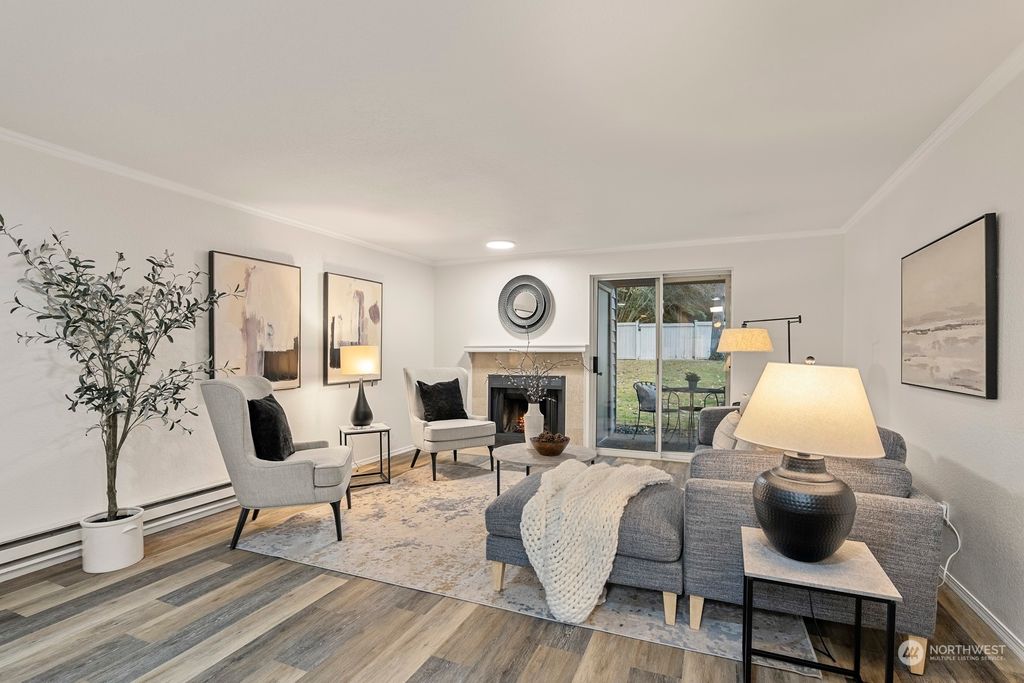 Photo of 170 Newport Way NW #D30, Issaquah, WA 98027 (MLS # 2305383)