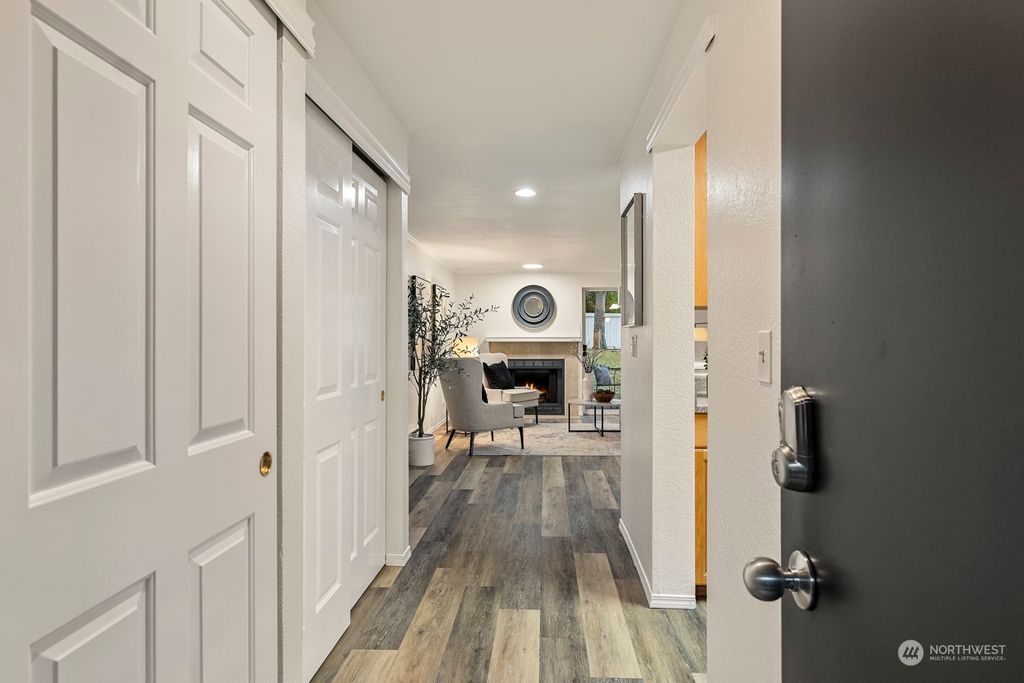 Photo of 170 Newport Way NW #D30, Issaquah, WA 98027 (MLS # 2305383)