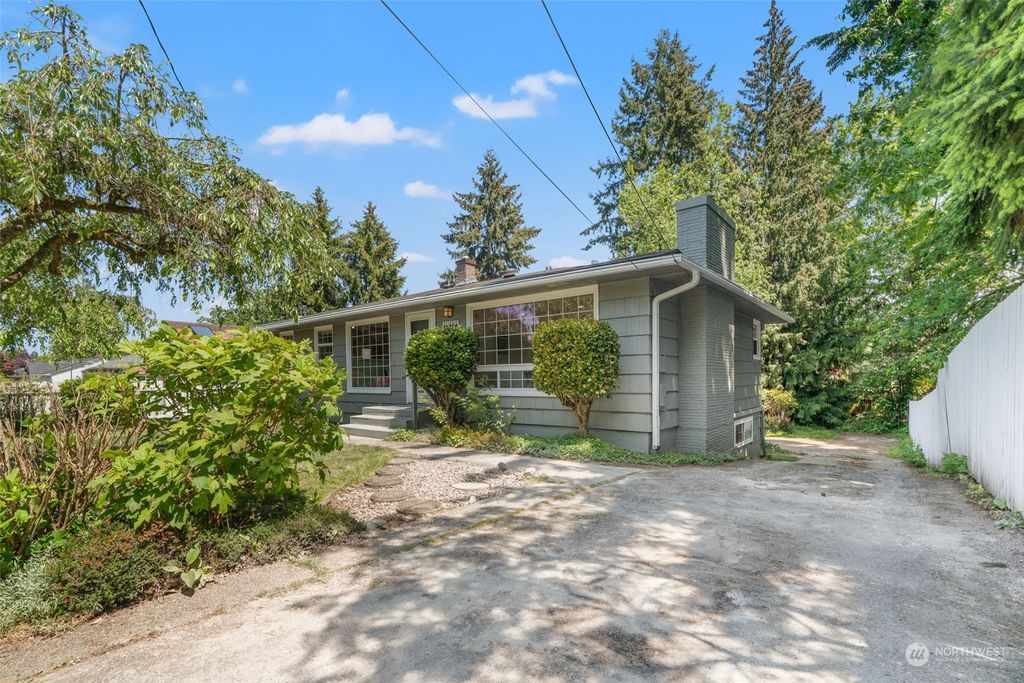 Photo of 16720 Linden Avenue N, Shoreline, WA 98133 (MLS # 2076803)