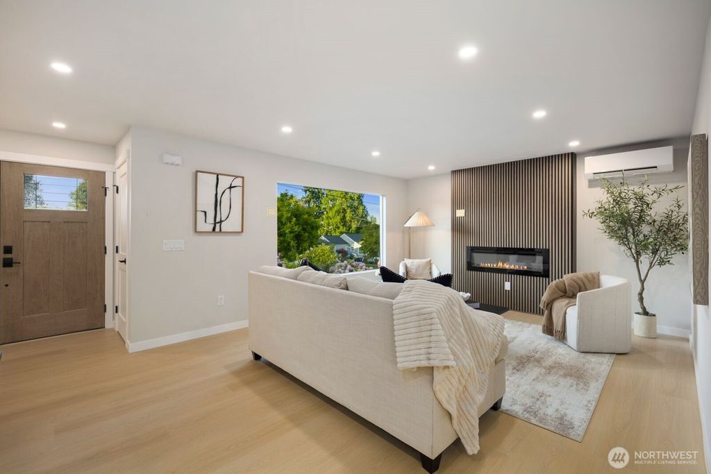 Photo of 3209 NE 98th Street, Seattle, WA 98115 (MLS # 2530191)