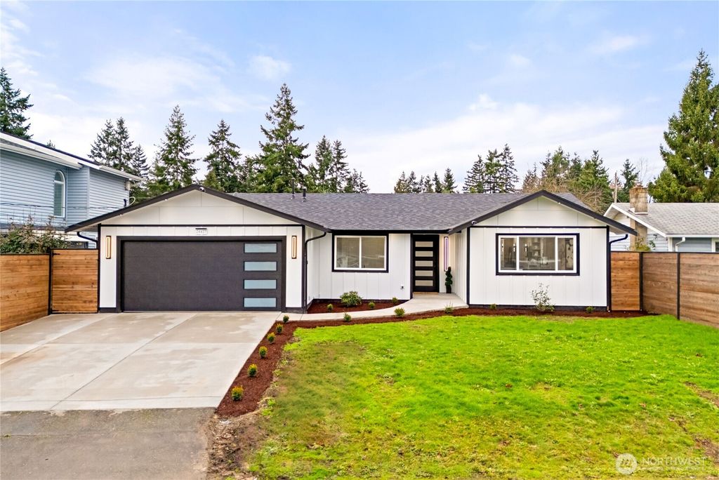Photo of 24427 14th Avenue S, Des Moines, WA 98198 (MLS # 2460579)