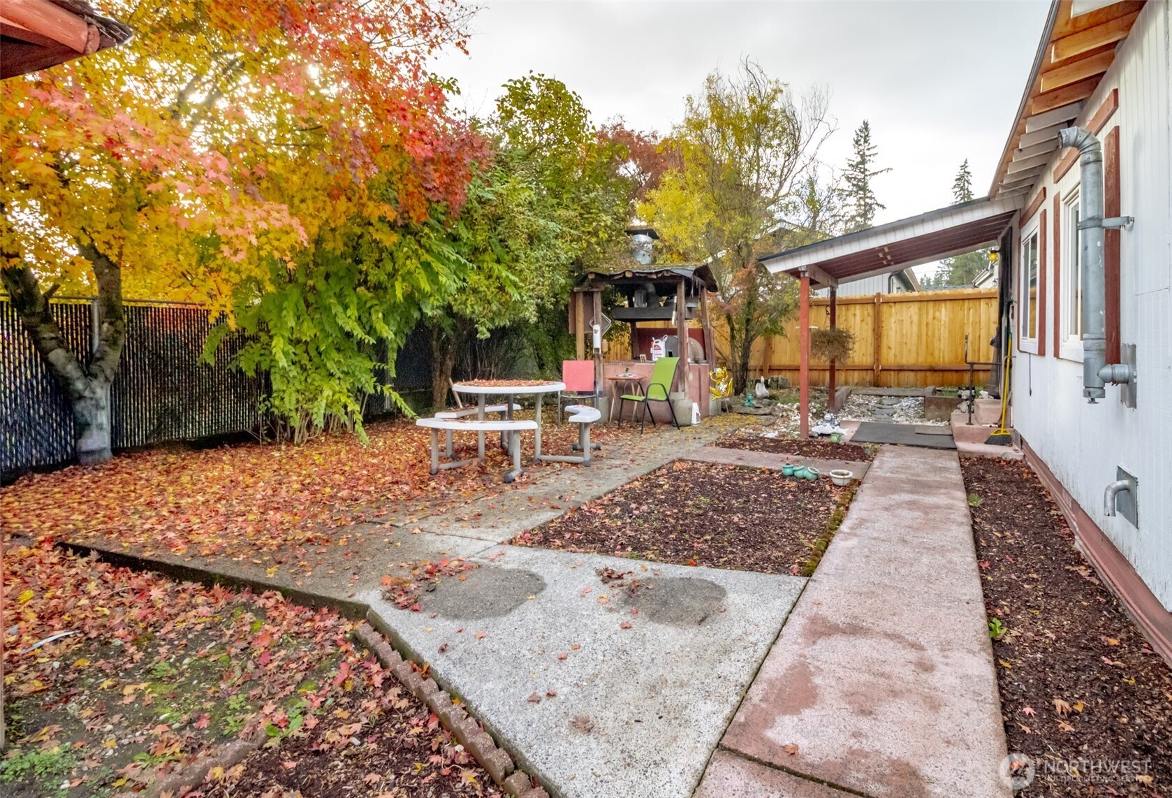 25406 E 37th Avenue E