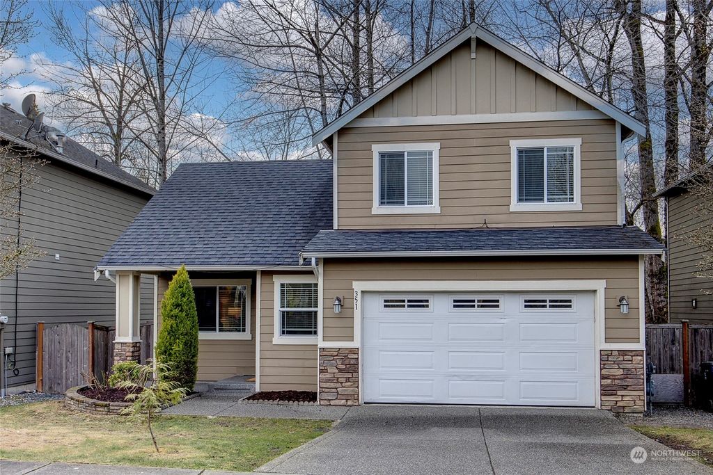 Photo of 351 Field Place NE, Renton, WA 98059 (MLS # 2039184)
