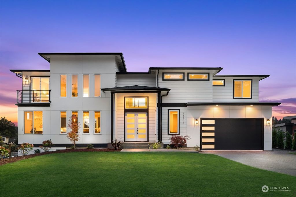 Photo of 14304 Jefferson Way, Lynnwood, WA 98087 (MLS # 2202759)