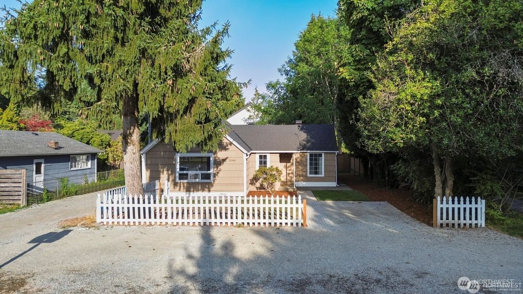 Photo of 10340 39th Avenue NE, Seattle, WA 98125 (MLS # 2443735)