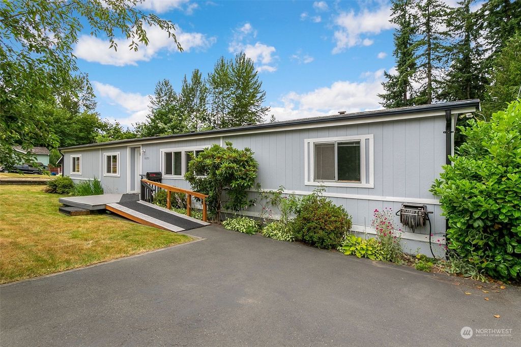 Photo of 10251 148th Avenue SE, Renton, WA 98059 (MLS # 2139046)