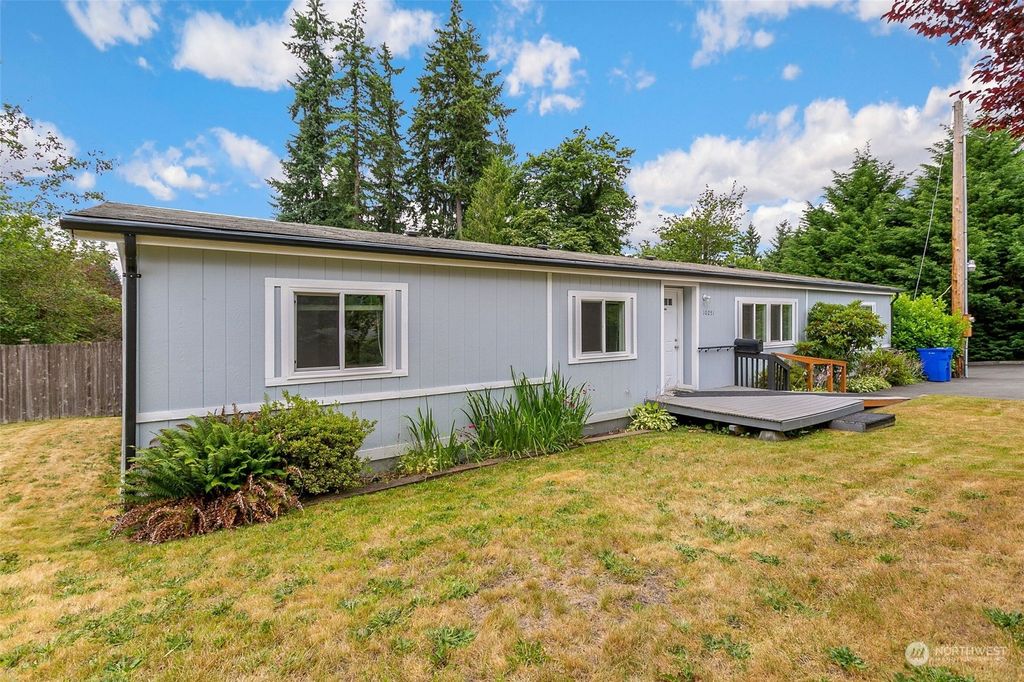 Photo of 10251 148th Avenue SE, Renton, WA 98059 (MLS # 2139046)
