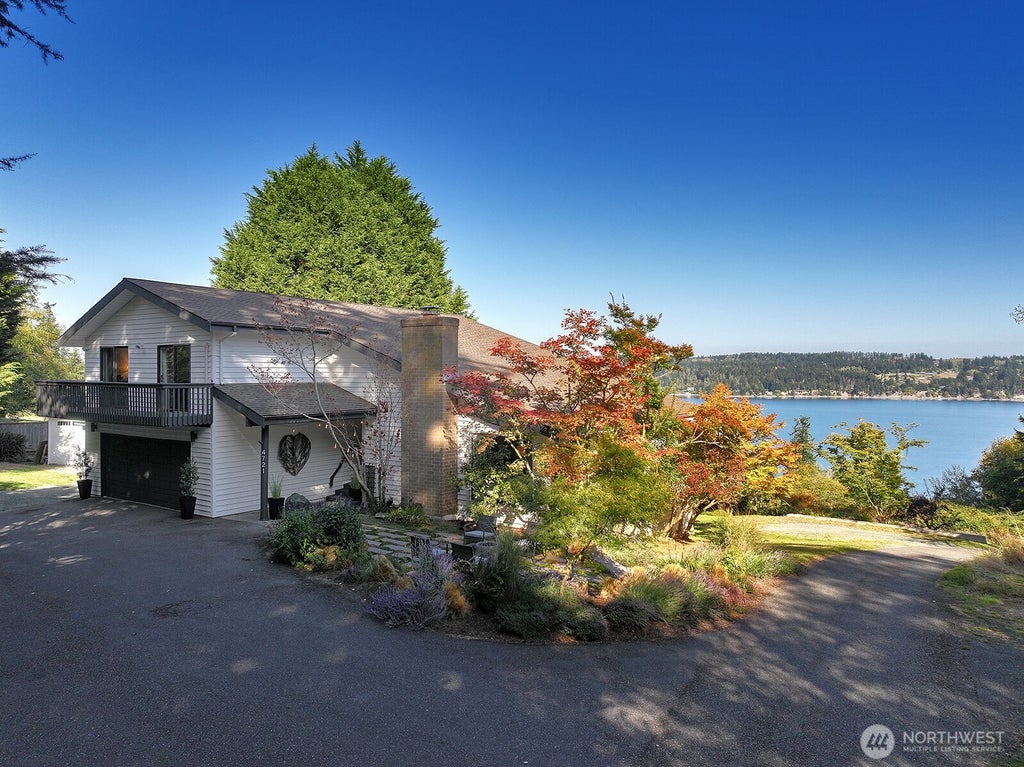 Photo of 4721 Honeymoon Bay Road, Freeland, WA 98249 (MLS # 2584191)