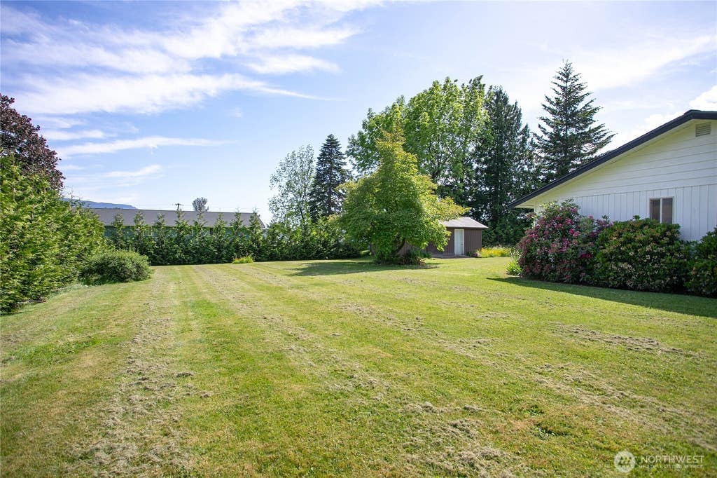 Photo of 319 Vancouver Street, Sumas, WA 98295 (MLS # 2551941)