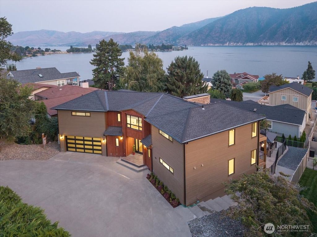 Photo of 755 Wapato Way, Manson, WA 98831 (MLS # 2433569)
