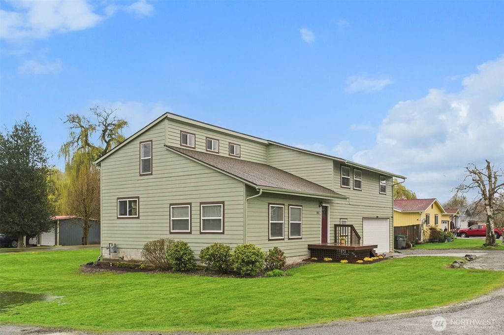 Photo of 601 Celery Avenue, Algona, WA 98001 (MLS # 2491847)