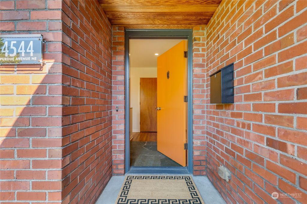 Photo of 4544 Purdue Avenue NE, Seattle, WA 98105 (MLS # 2000898)