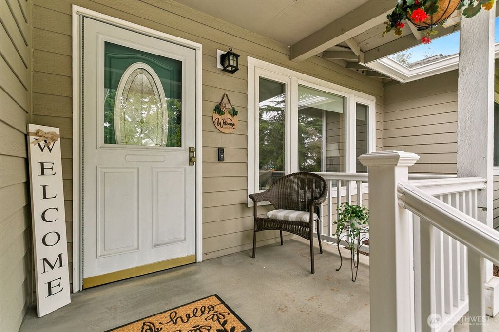 Photo of 708 Hilltop Avenue, Kent, WA 98031 (MLS # 2496095)