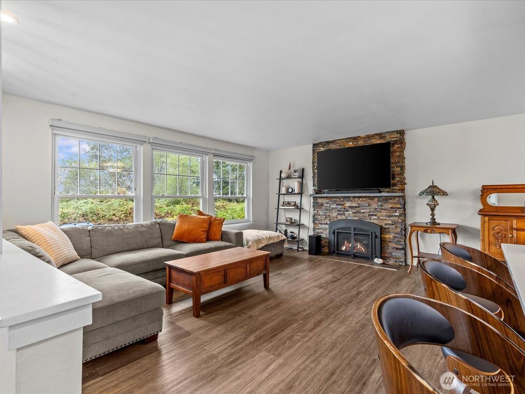 Photo of 6202 120th Avenue NE, Kirkland, WA 98033 (MLS # 2439386)