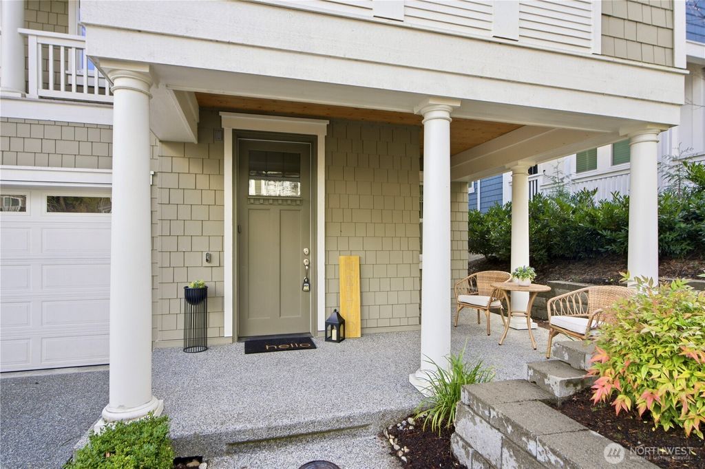 Photo of 807 224th Avenue NE, Sammamish, WA 98074 (MLS # 2479996)